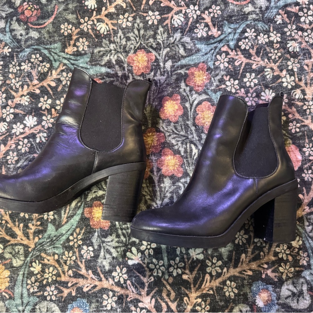 Black Heeled Boots
